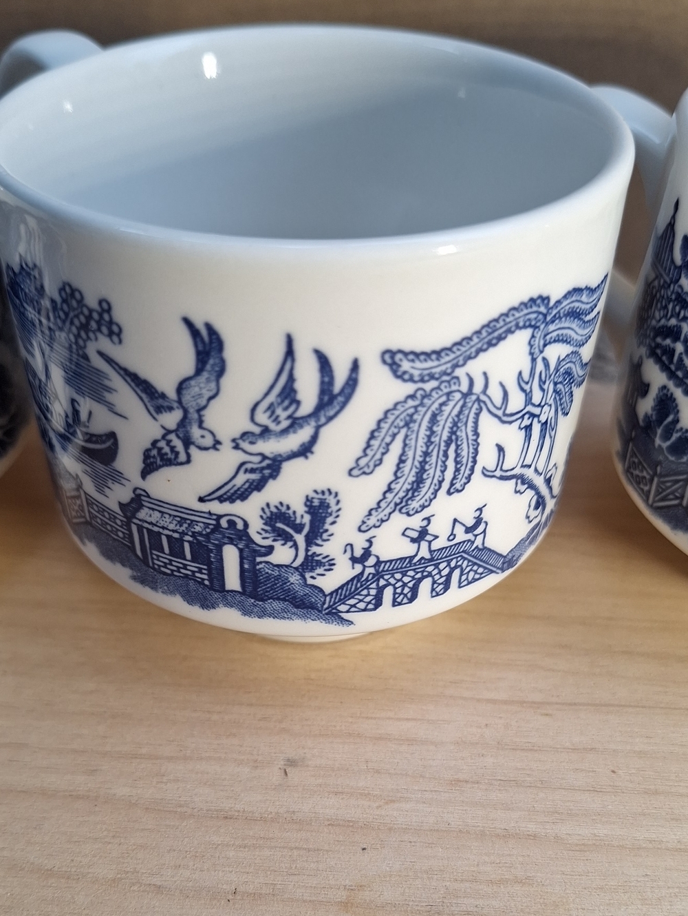 Vintage Churchill Blue Willow Coffee/Tea Cup Made In England Set Of 4 - Picture 2 of 15